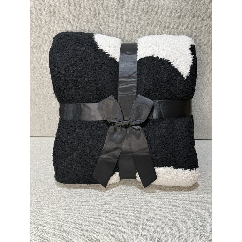 Cupcakes‎ & Cashmere Black Ghost Feather Knit Blanket Plush Throw Halloween NEW